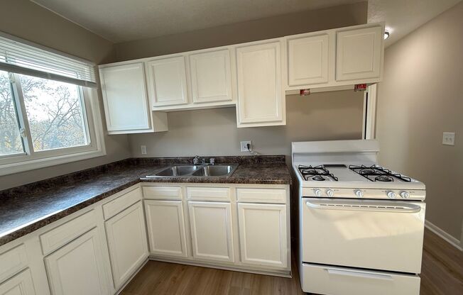 2606 E Hennepin Ave