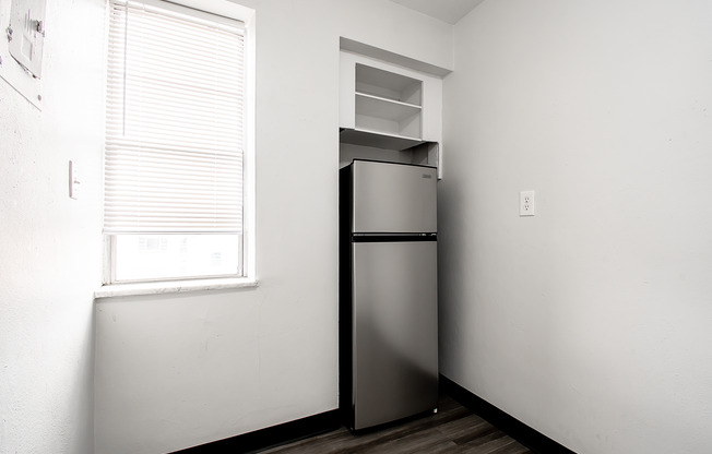 2 beds, 1 bath, 645 sqft, $950, Unit Virginia Terrace B-16