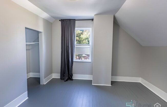 2 beds, 1 bath, $1,800