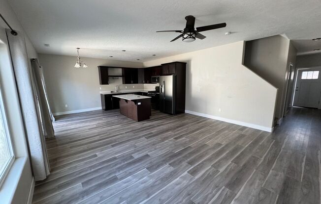 3 beds, 2.5 baths, $1,695, Unit # #C