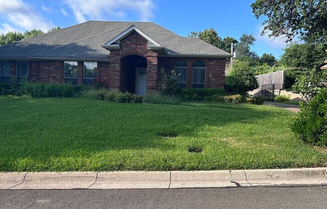 1020 Baldwin Dr, Arlington
