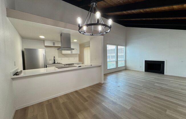 Completely Remodeled Three Bed, Two Bath Duplex in Lincoln School District