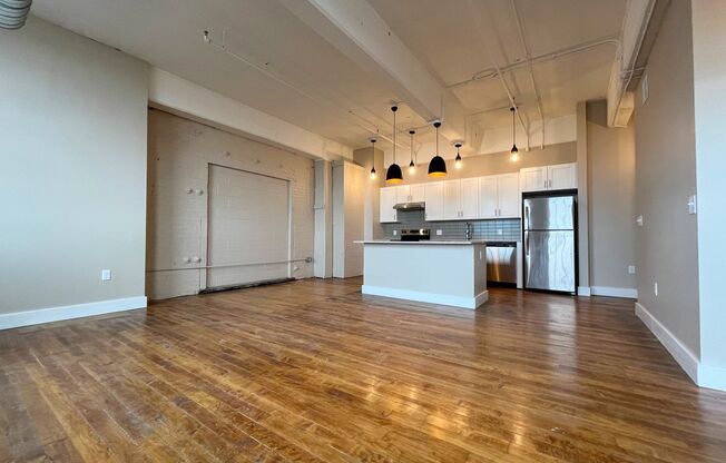 1 bed, 1 bath, 789 sqft, $1,950, Unit UNIT 404