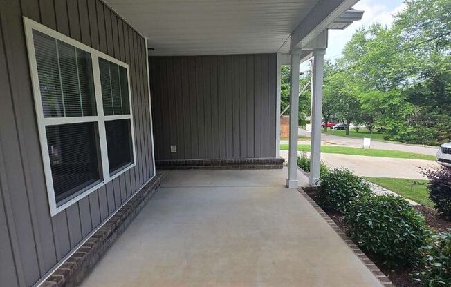 Charming 3-Bedroom Retreat Near Hamilton Place