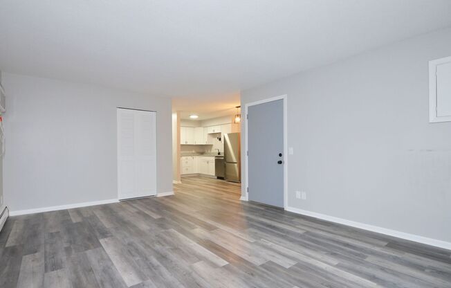 30 DEAN AVE E
