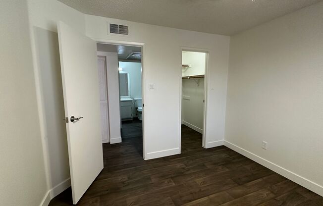 2 beds, 2 baths, 881 sqft, $1,700, Unit 228