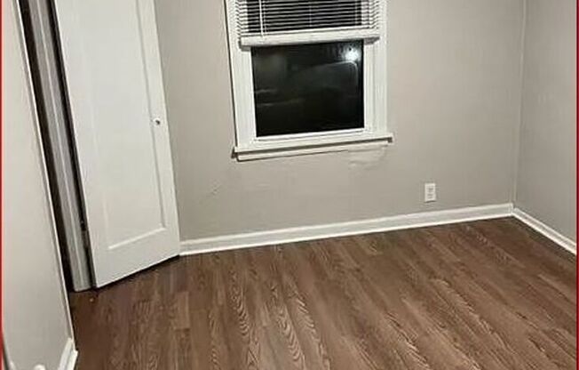 919 N 104 ST