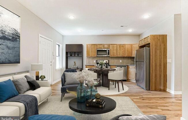 2 beds, 2 baths, 1,050 sqft, $1,595, Unit 1827-E