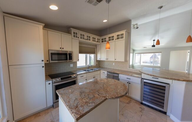 Charming 4 bed, 2 bath home in Chandler!