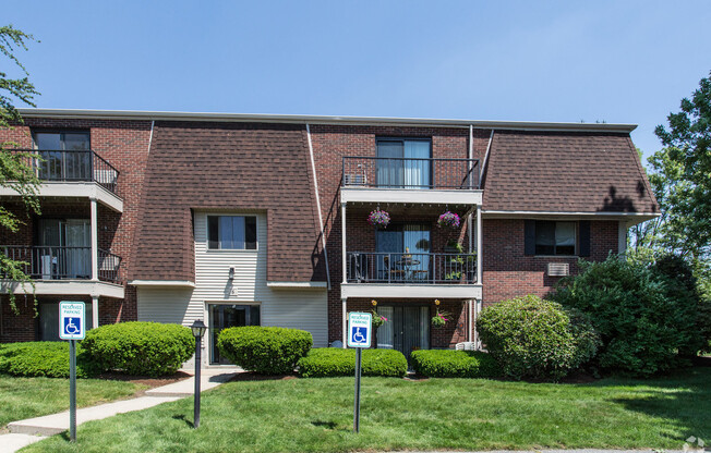 Welcome to Oak Ridge Village!