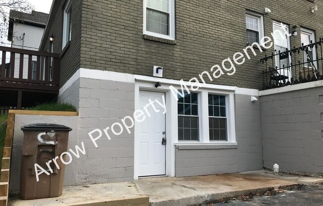 2 beds, 1 bath, 1,085 sqft, $1,650, Unit 906 Granada Ave - Unit C