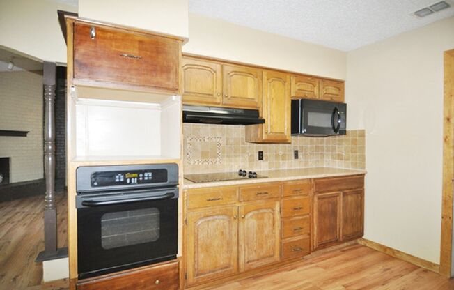 3 beds, 2 baths, $2,050