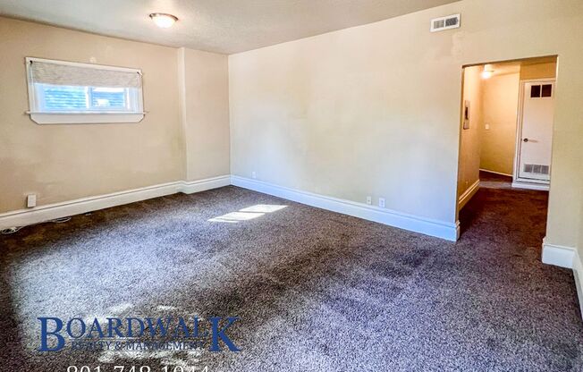 2 beds, 1 bath, 800 sqft, $1,100, Unit 218 W. 300 N. #4