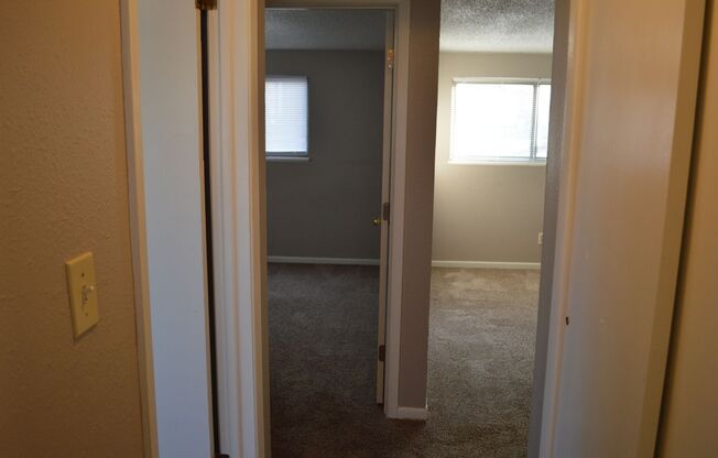 2 beds, 1 bath, $850, Unit D