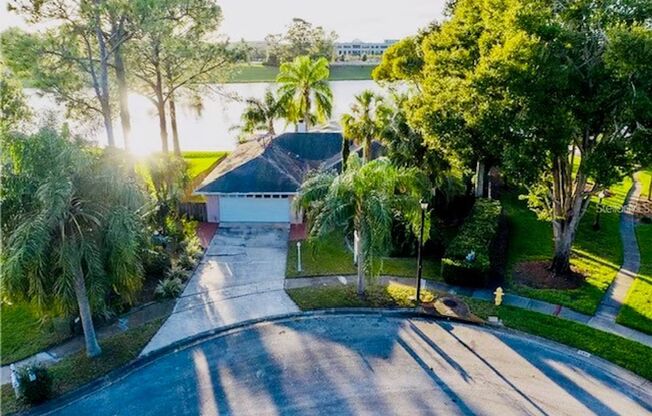 3/2 with POOL on LAKE with private dock! Fully furnished! AVALIABLE NOW!