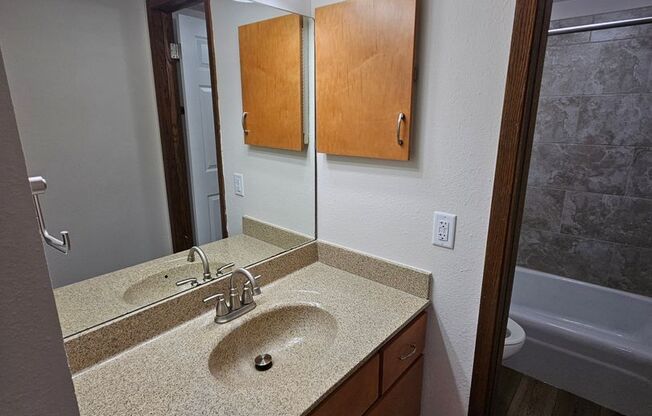 2 beds, 2 baths, 960 sqft, $1,025, Unit 21 - 107