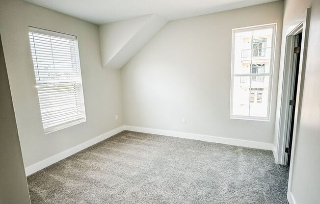 1 bed, 1 bath, 777 sqft, $1,549, Unit 3003PL