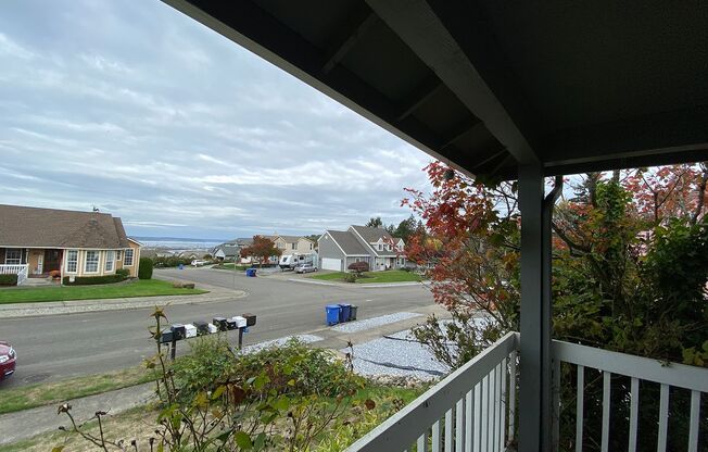 3 Bedroom 2.5 Bath in North East Tacoma