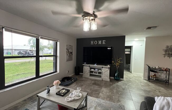 *Coming Soon * 3/2/1 Conveniently Located In  Port St Lucie