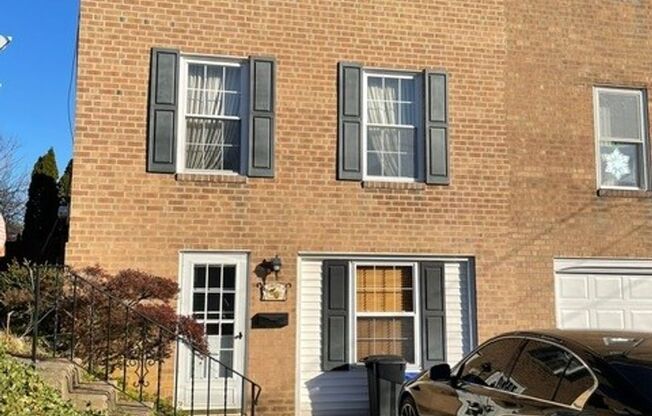 Stunning 6-Bedroom Home with Parking Spot and Large Yard! Available NOW!