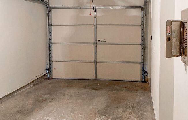 3 beds, 2 baths, $2,800, Unit Unit 320