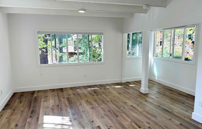 Beautifully Remodeled Studio Downtown