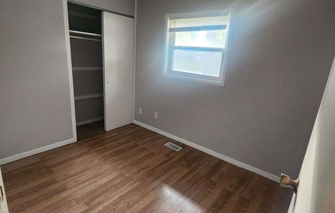 4 beds, 1 bath, $1,300