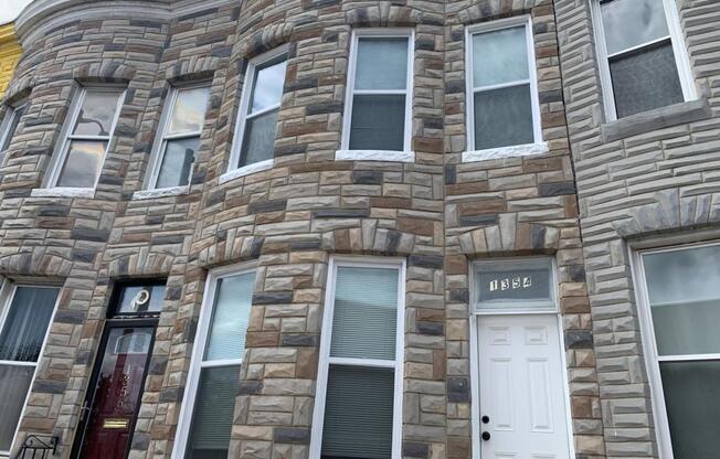 3 beds, 1 bath, 1,152 sqft, $1,550