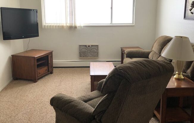 2 beds, 1 bath, 796 sqft, $1,150, Unit 222