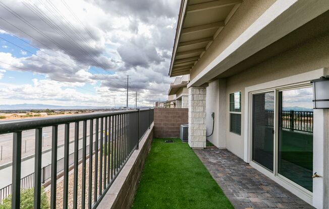 3 beds, 3 baths, $2,750, Unit UNIT 1140