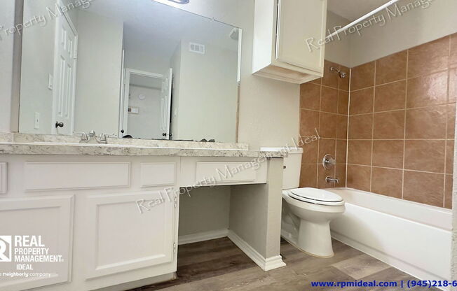 2 beds, 1 bath, 823 sqft, $974, Unit 323