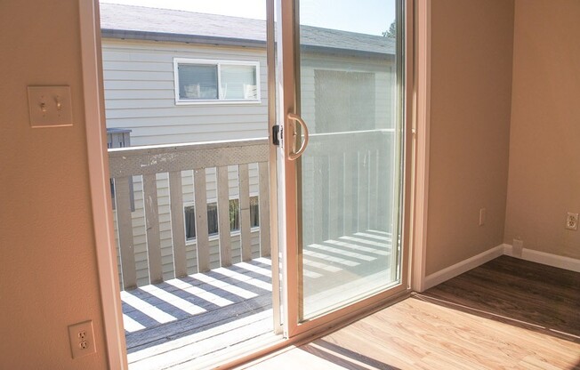 Garden Style 2Bdr in Bustling SE Ready Late June!