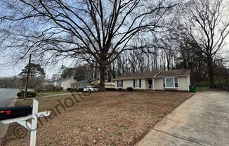 Nice 3 bedroom 2 bathroom home in Charlotte!