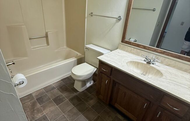 2 beds, 2 baths, 1,029 sqft, $1,189, Unit 1901-076