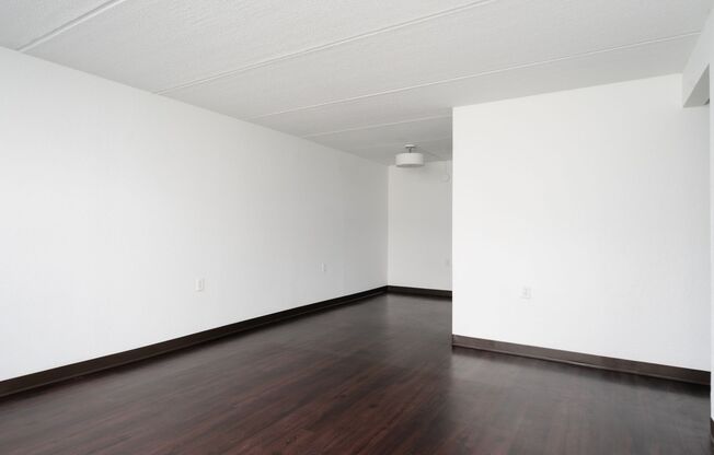 2 beds, 1.5 baths, 893 sqft, $1,495, Unit 304
