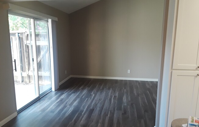 1 bed, 1 bath, 600 sqft, $1,100, Unit 21