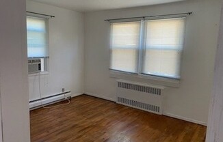 1569 4 ST