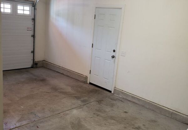 3635 E AMAZON DR