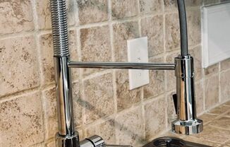 2 beds, 1.5 baths, 957 sqft, $1,675, Unit 106