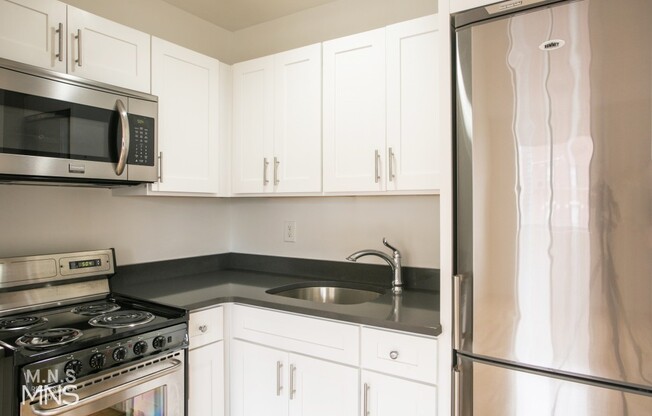 1 bed, 1 bath, $3,598, Unit 8-E