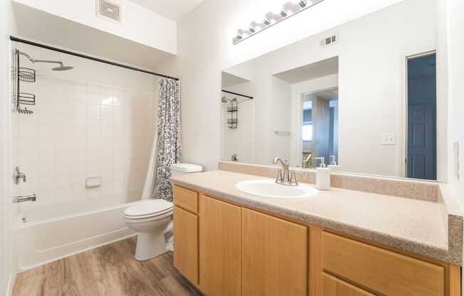 2 beds, 2 baths, $1,350, Unit UNIT 2099