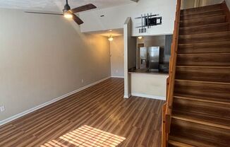 3 beds, 2 baths, $1,550, Unit APARTMENT C