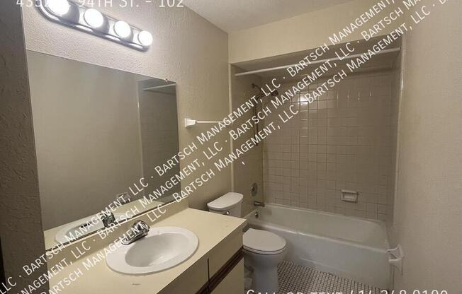 4352 N 94 ST