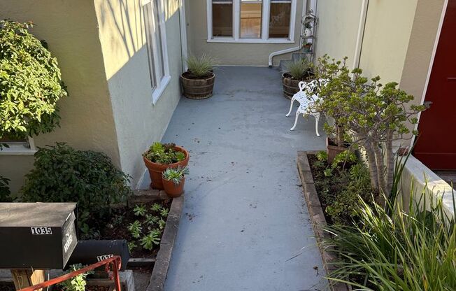 Great 2 Bedroom Rental Home in Crocker Highland District