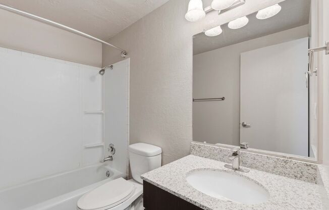 2 beds, 1 bath, 850 sqft, $1,150, Unit D-301