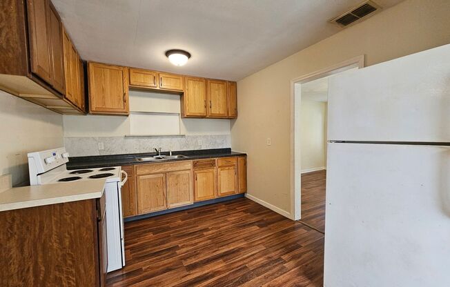 2 beds, 1.5 baths, $1,300