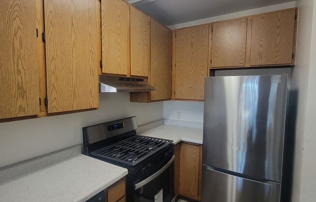 2 beds, 1 bath, $1,795, Unit 9