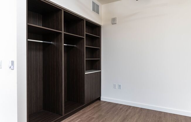 Studio, 1 bath, 475 sqft, $1,275, Unit 517