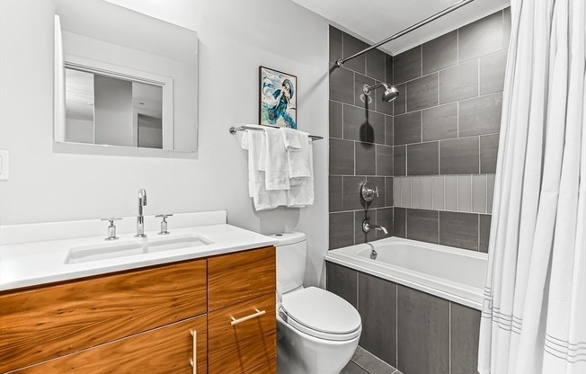 1 bed, 1 bath, 859 sqft, $4,250, Unit 211