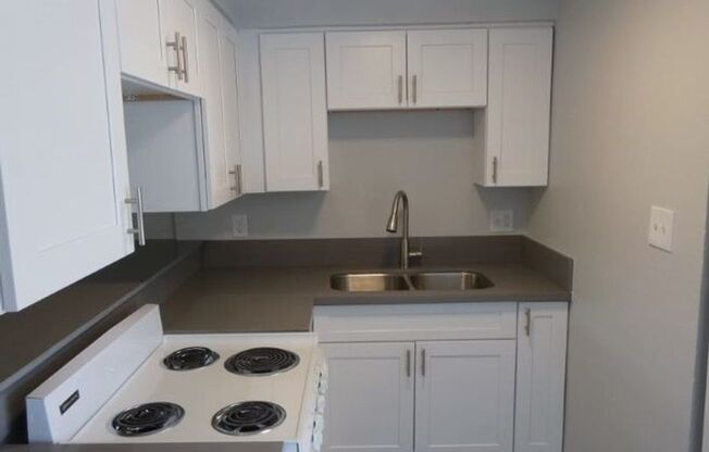 2 beds, 1.5 baths, 805 sqft, $2,195, Unit 15